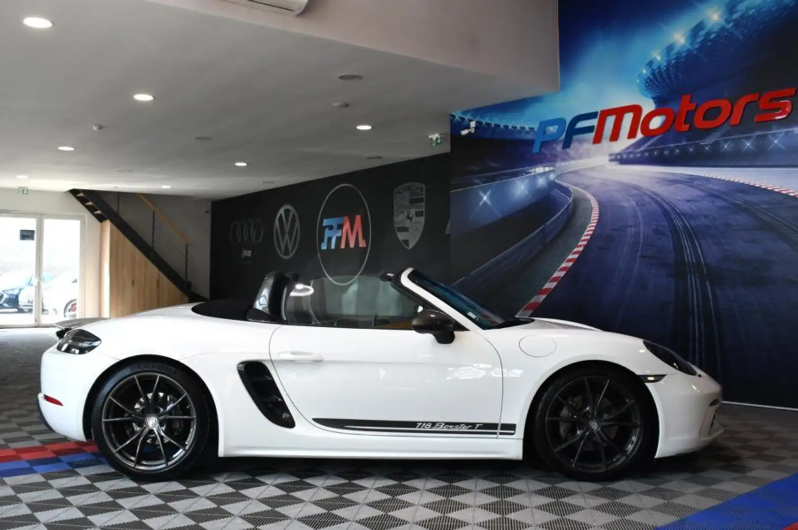 Porsche Boxster 718 T 2.0 Turbo 300 PDK GPS Volant Mode Echappemen Blanc - 2