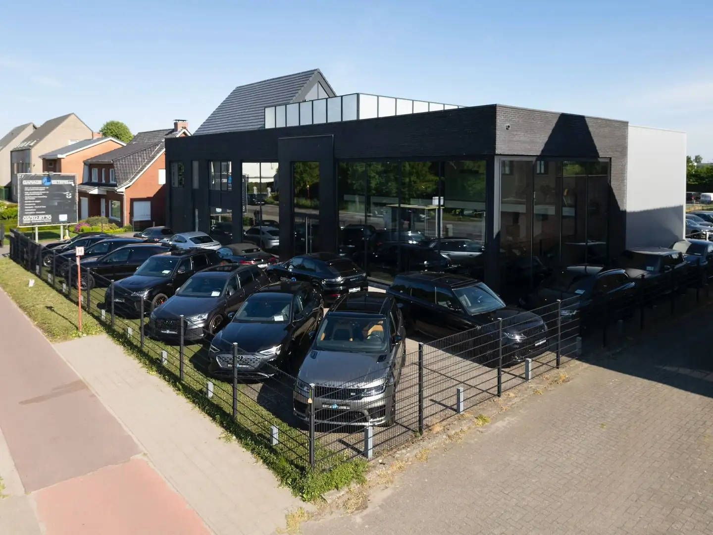 BMW iX3 *M-SPORTPAKKET*HUD*360'CAMERA*KEYLESS*HK SOUND*DAB Noir - 2