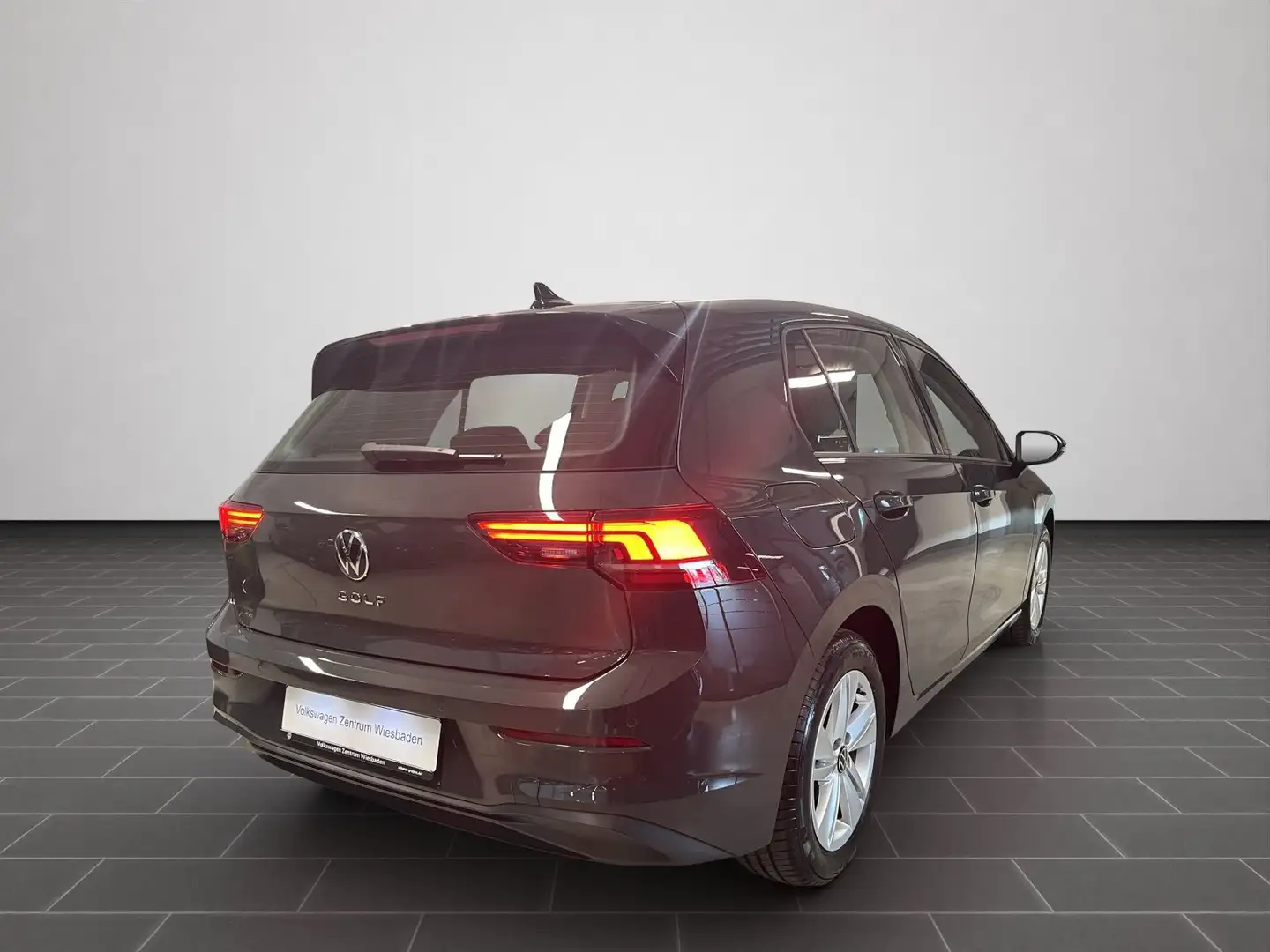 Volkswagen Golf VIII 1,5 TSI Life, Navi, IDA, APP, ACC, EPH Grijs - 2