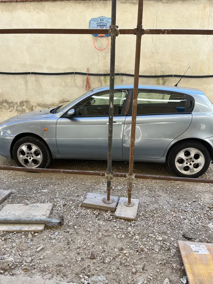 Alfa Romeo 147 1.9, foto 2