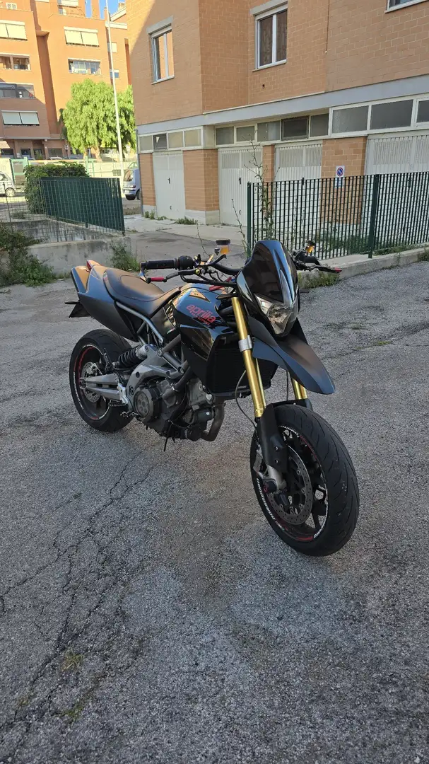 Aprilia Dorsoduro aprilia dorsoduro 750 depotenziata solo a libretto Nero - 1