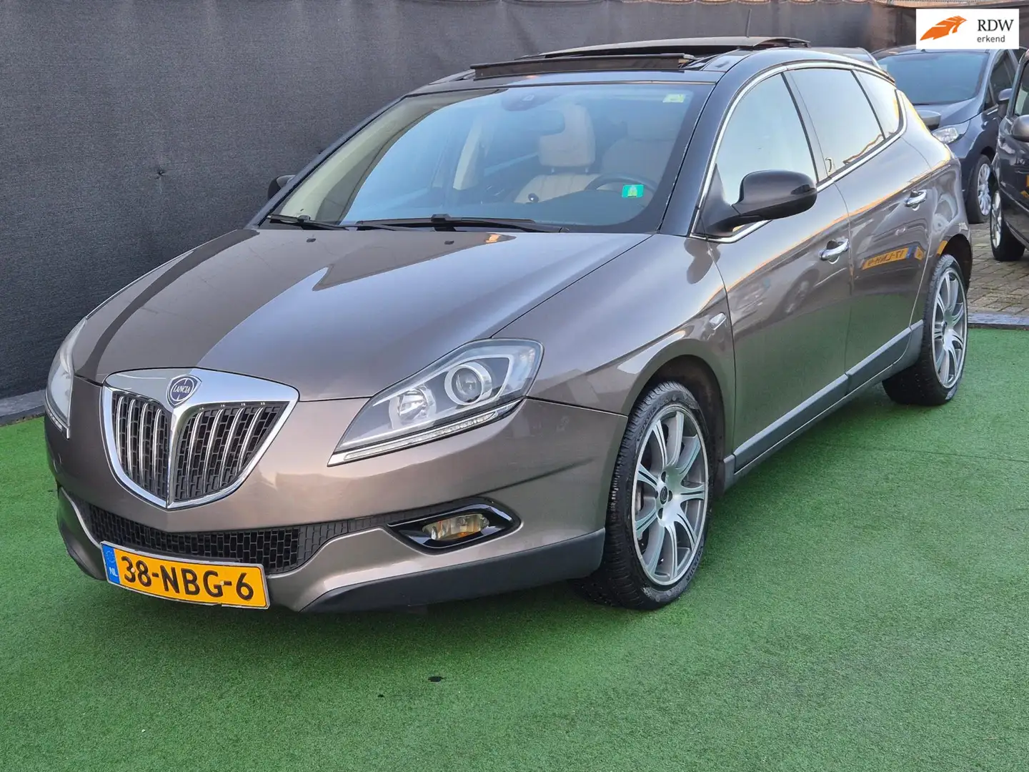 Lancia Delta 1.8-16V Di Platino AUTOMAAT DAK ! Beige - 1