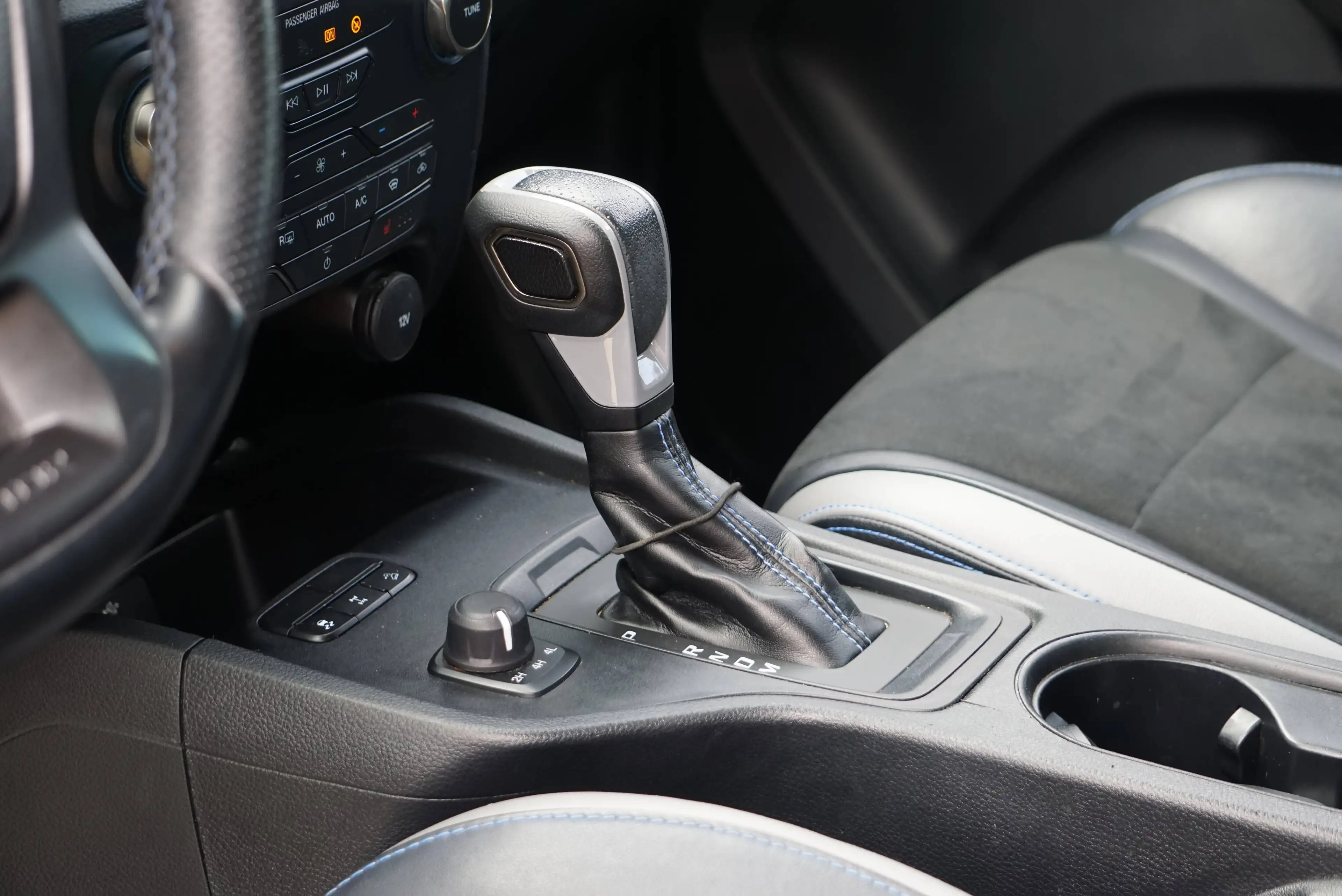 Ford Ranger Raptor 2.0 TDCI AUTO / CARPLAY / PDC AV-AR / CAMERA / UTILITAIRE / 80 000 KM / EU 6d — photo 10