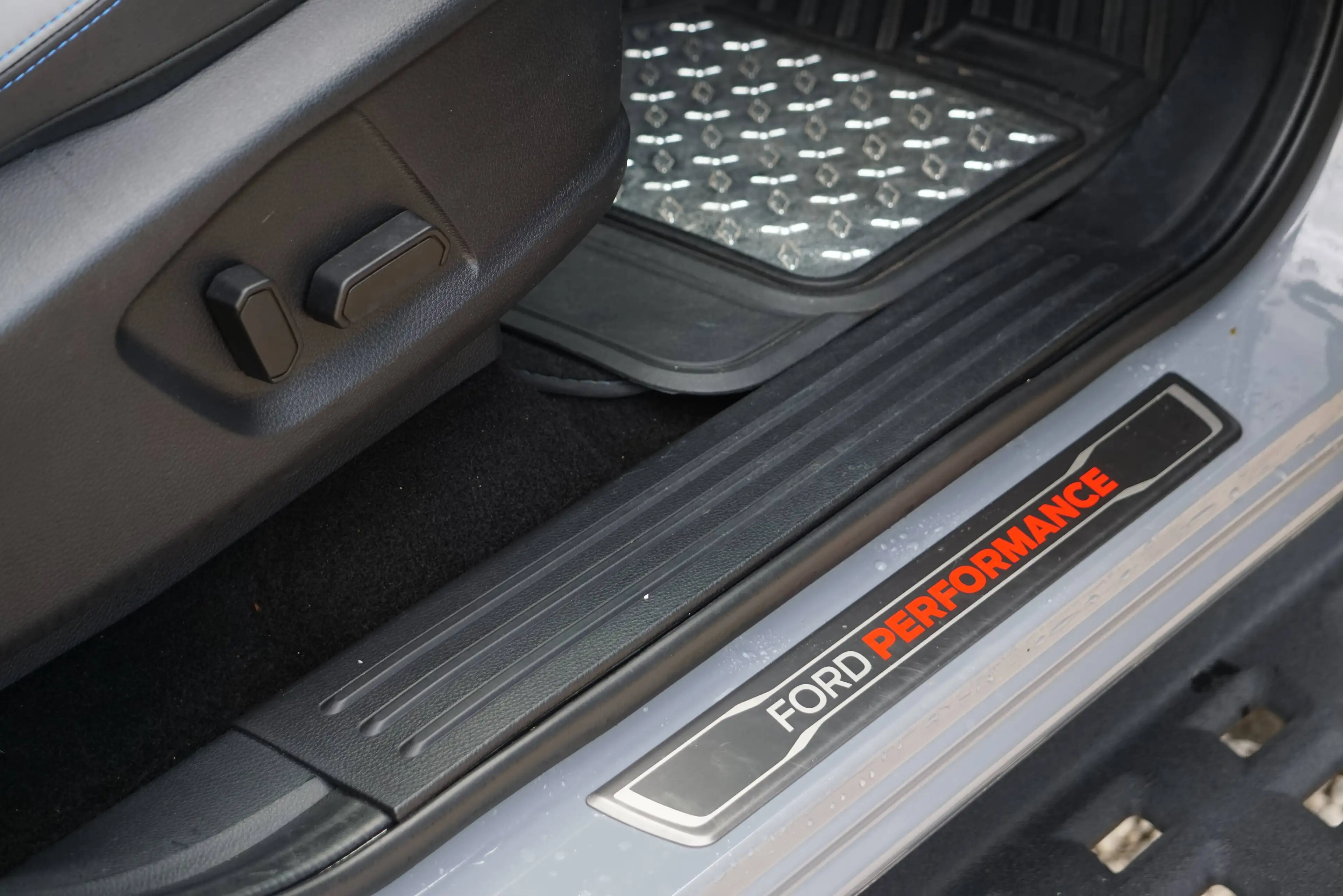 Ford Ranger Raptor 2.0 TDCI AUTO / CARPLAY / PDC AV-AR / CAMERA / UTILITAIRE / 80 000 KM / EU 6d — photo 15