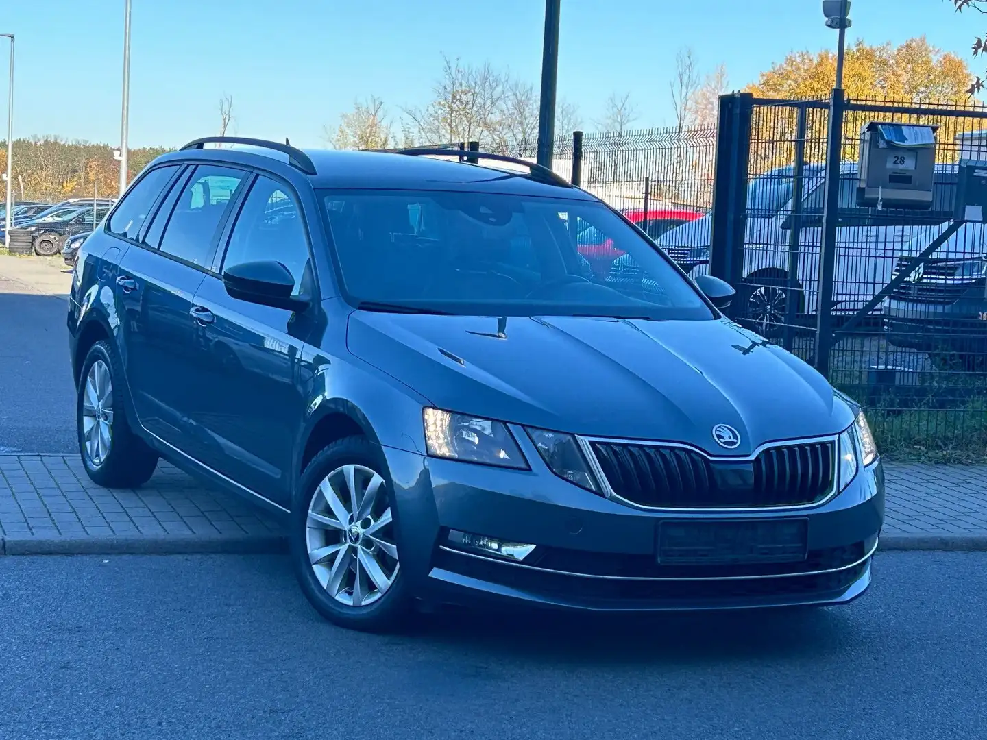 Skoda Octavia Combi Style 2.0 TDI DSG Leder Navi Grau - 1