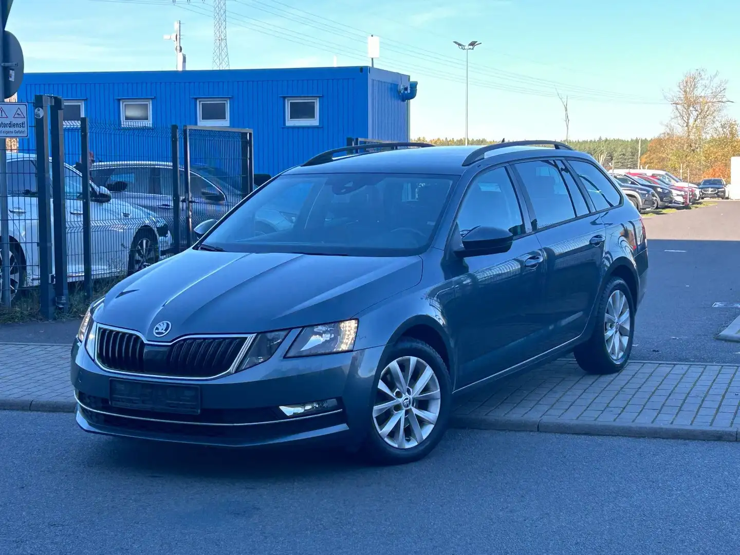 Skoda Octavia Combi Style 2.0 TDI DSG Leder Navi Grau - 2