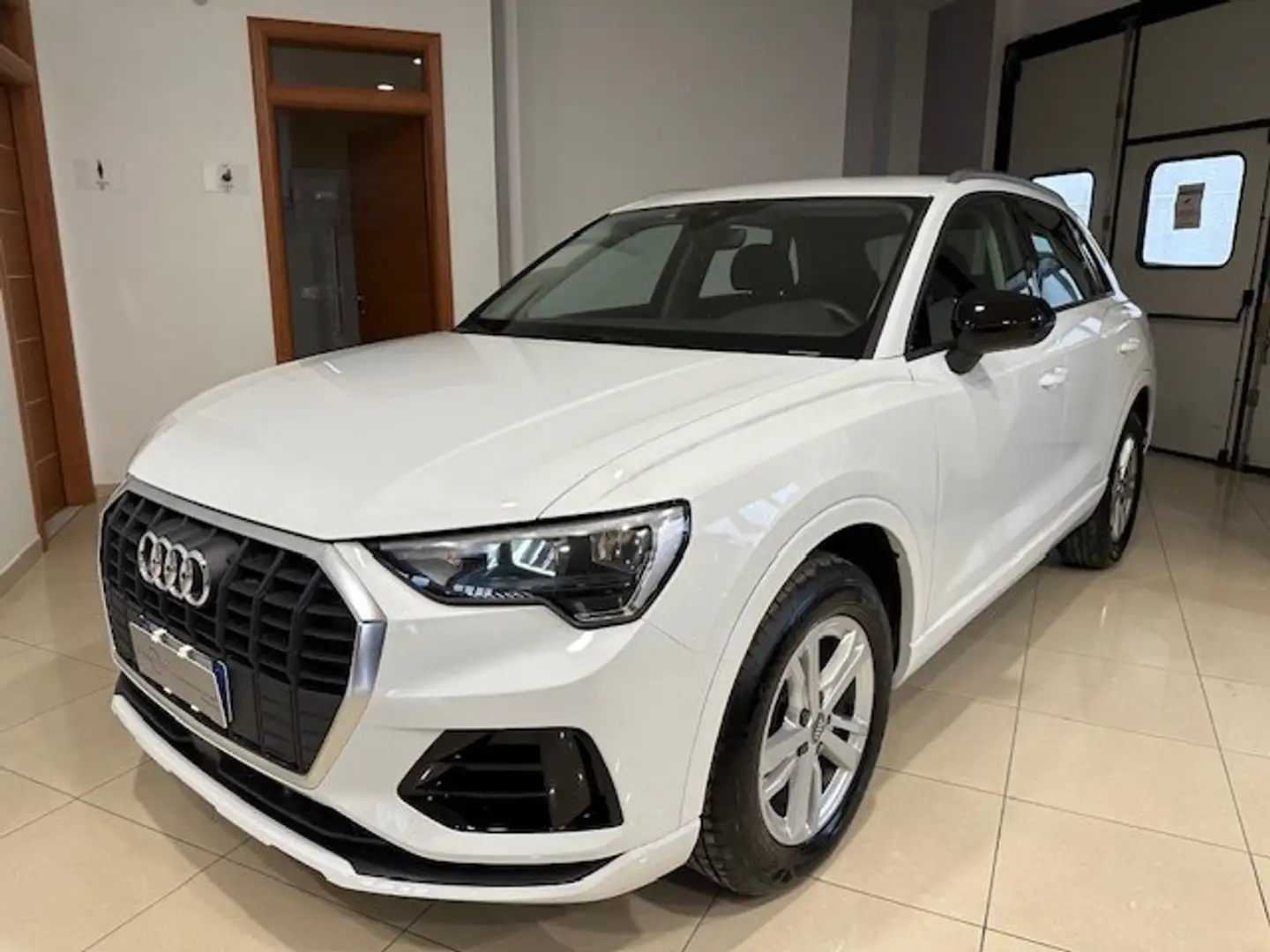 Audi Q3 Q3 II 2018 35 2.0 tdi Business s-tronic Bianco - 1