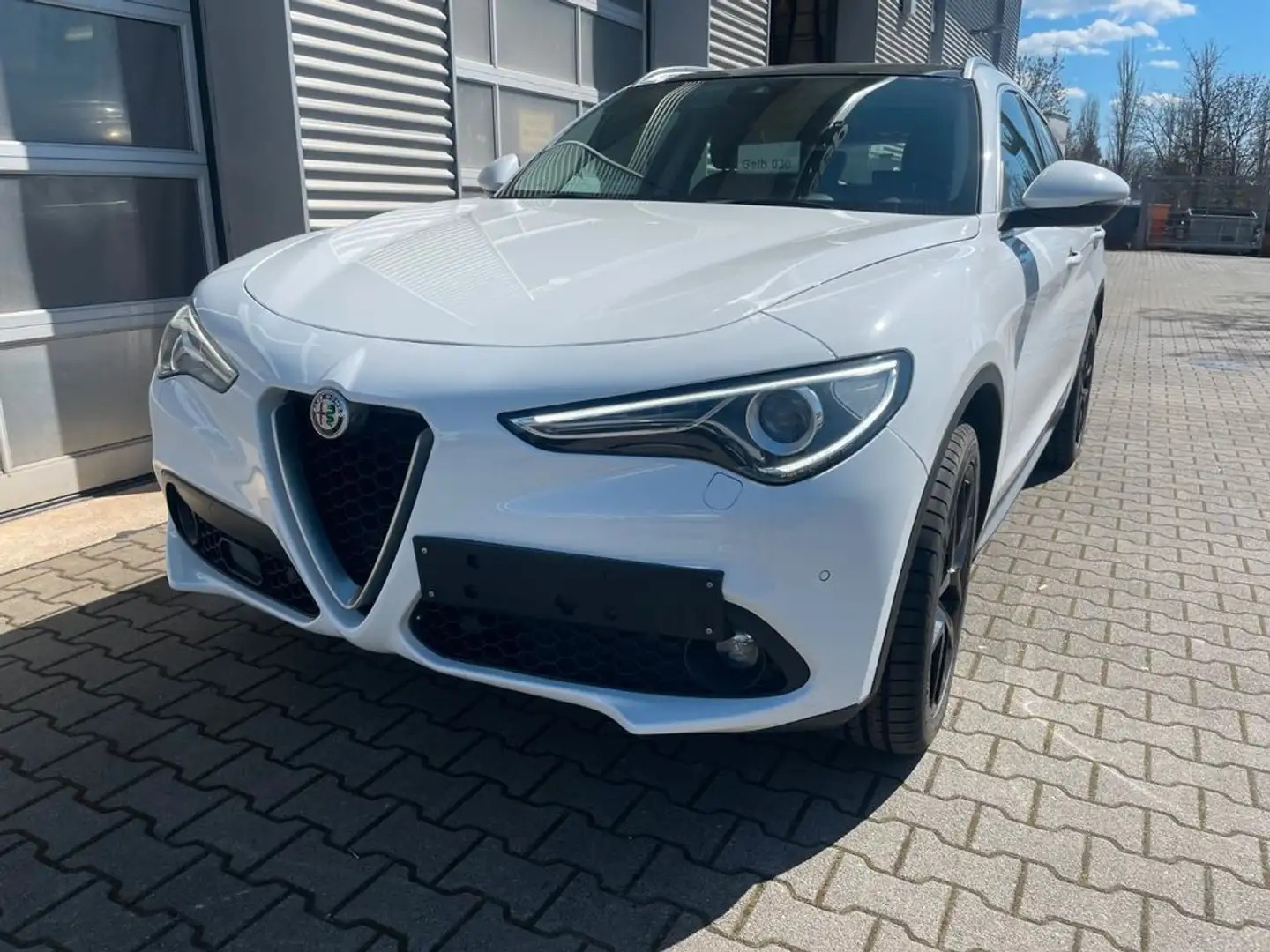 Alfa Romeo Stelvio Super 2.2 Diesel (210 PS) AT8 Q4 Weiß - 2