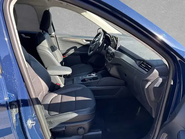 Ford Kuga view 3