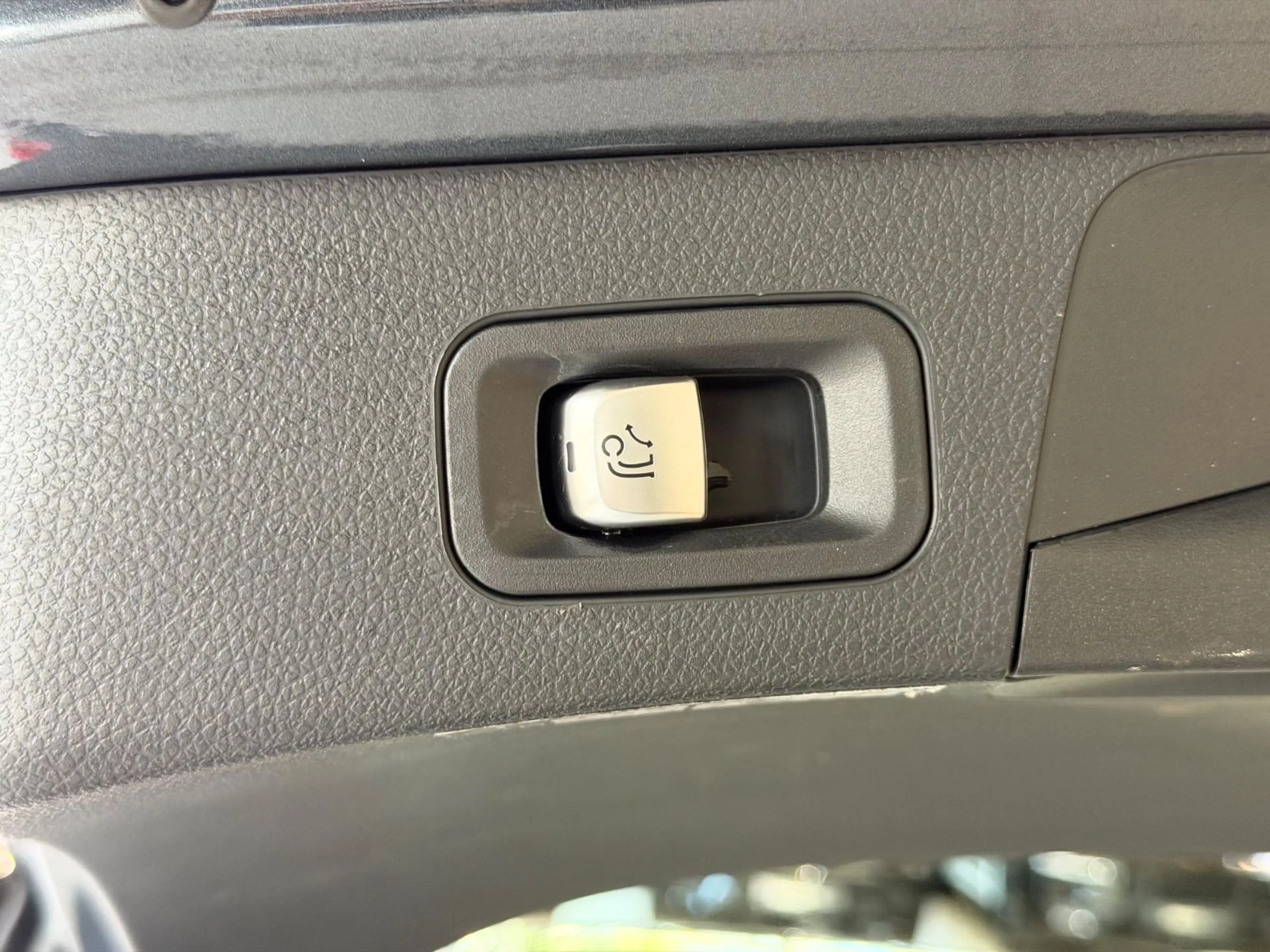 Mercedes-Benz C 250 dT Avantgarde Pano 360° Burm HUD Distr AHK — photo 14