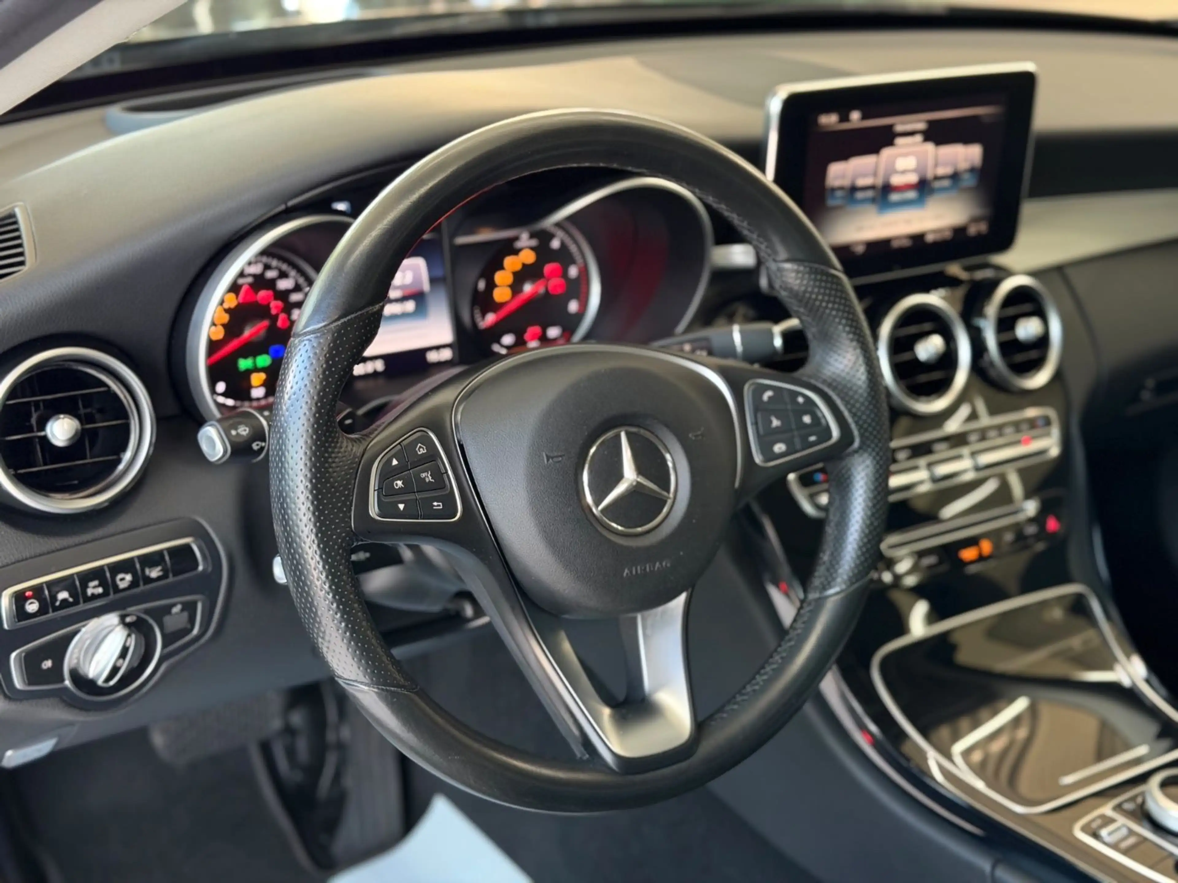 Mercedes-Benz C 250 dT Avantgarde Pano 360° Burm HUD Distr AHK — photo 8