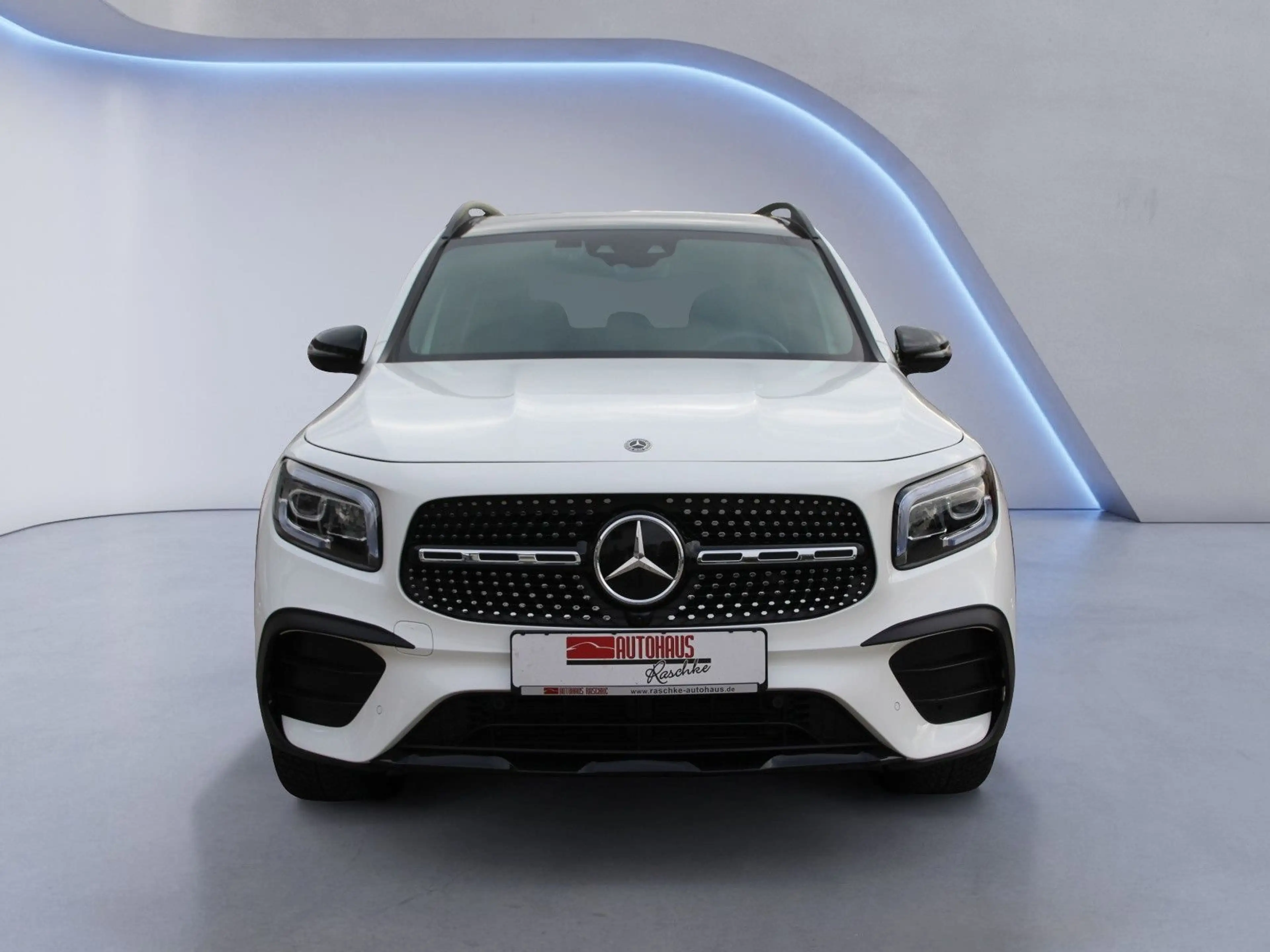 Mercedes-Benz GLB 250 AMG 4Matic/LED/ Burmester/ Panor./ 22tkm — photo 2
