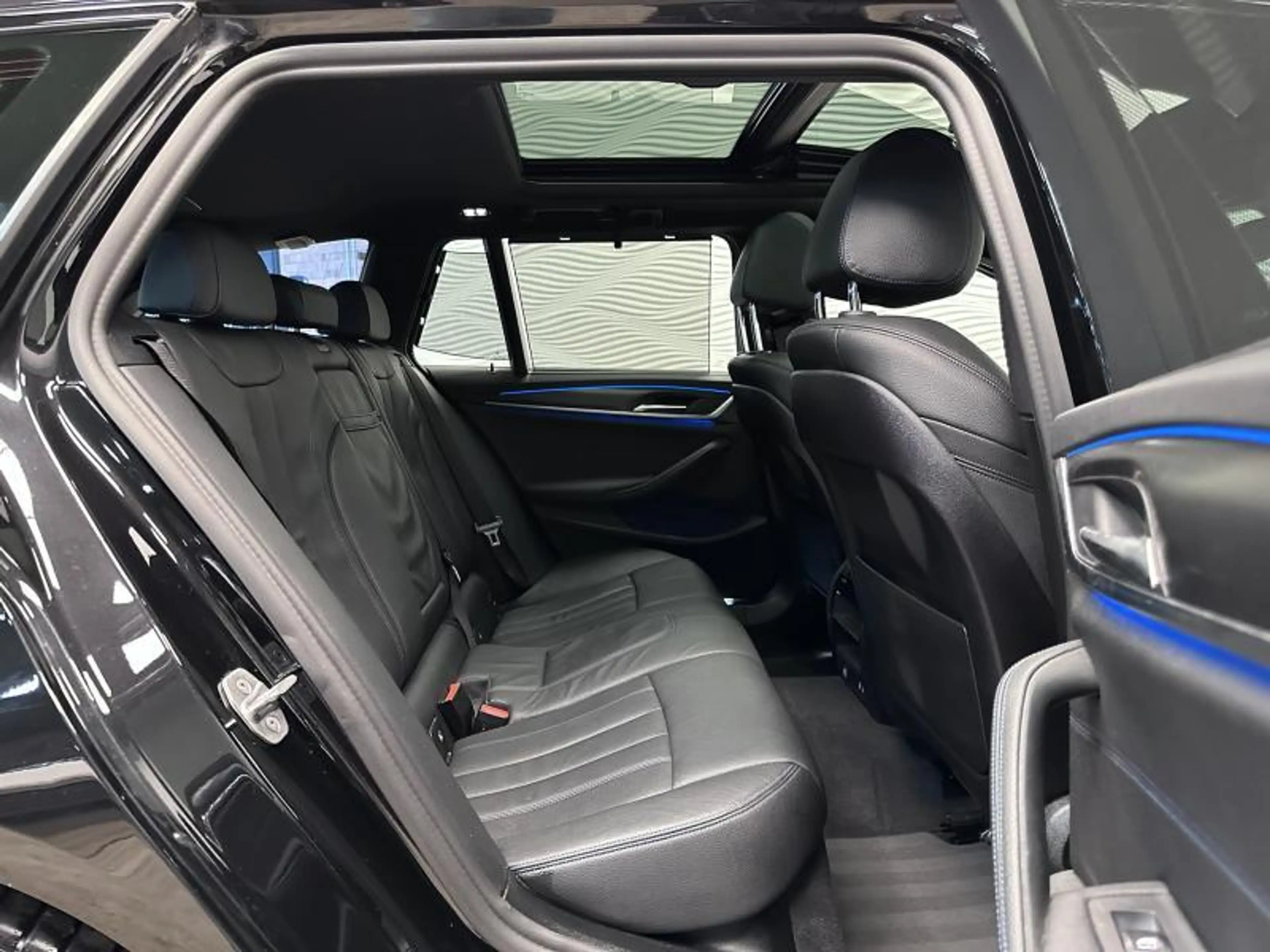BMW 520 e*PHEV*M-SPORT*TOURING* — photo 42