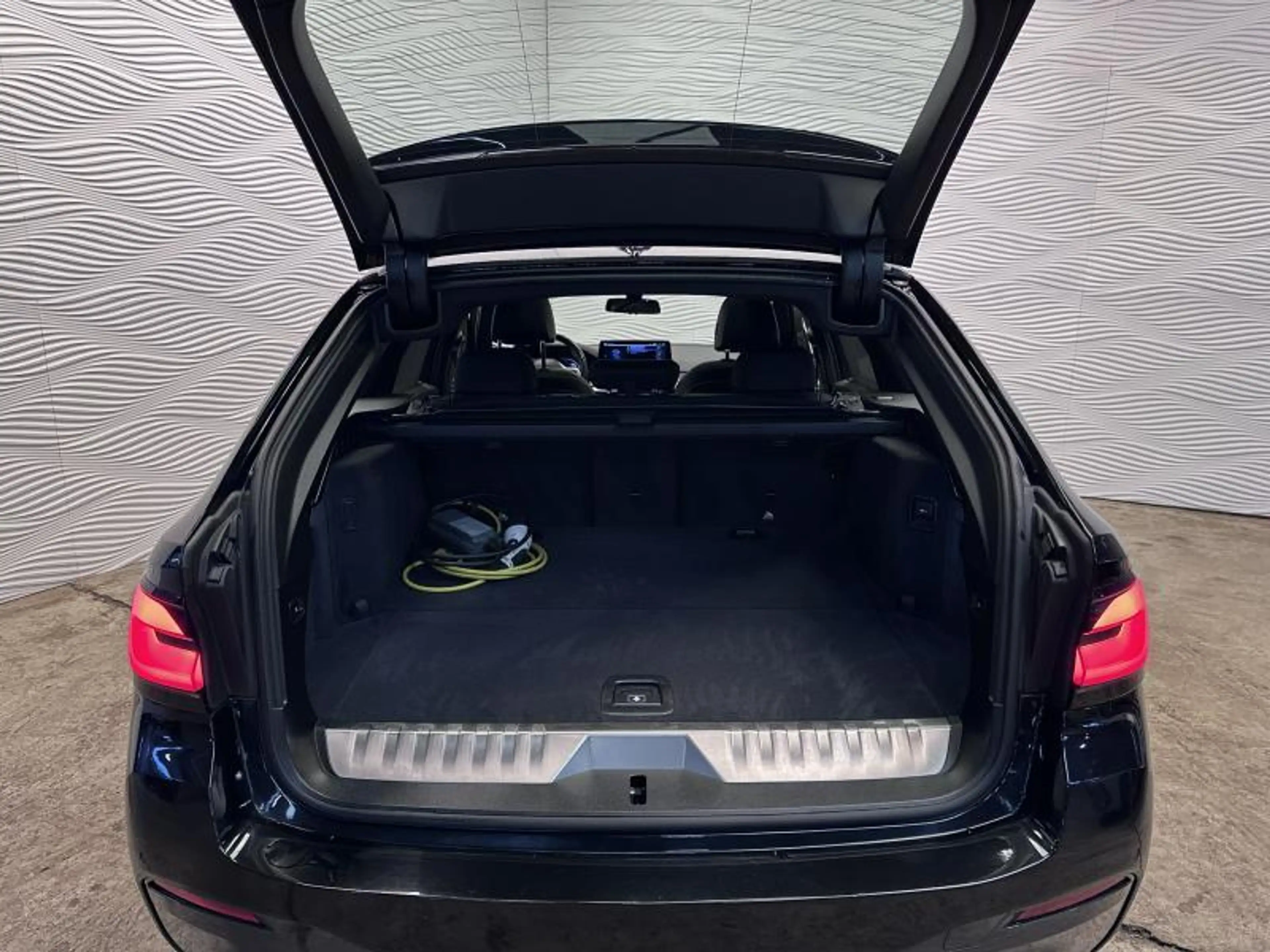 BMW 520 e*PHEV*M-SPORT*TOURING* — photo 43