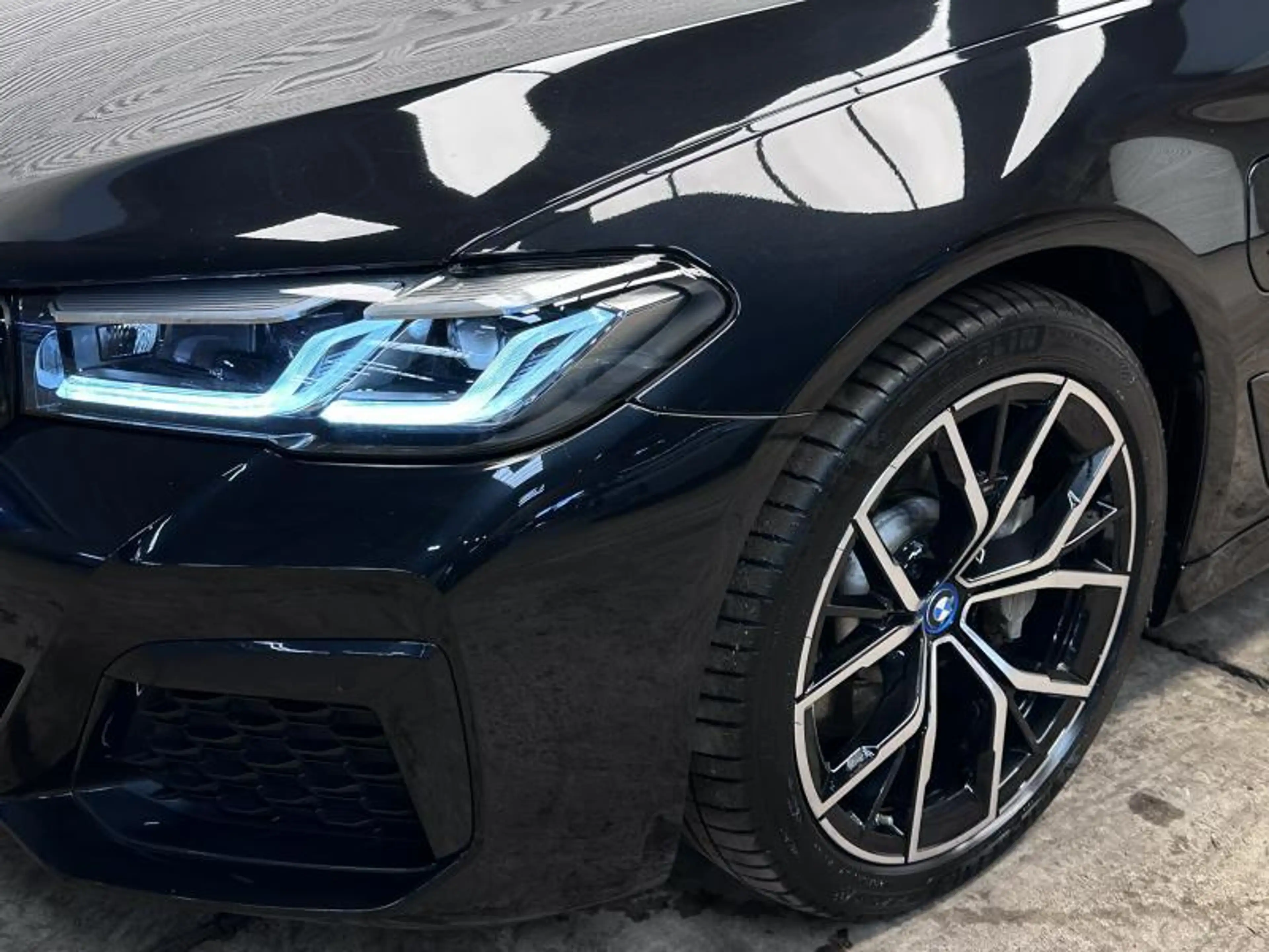 BMW 520 e*PHEV*M-SPORT*TOURING* — photo 9