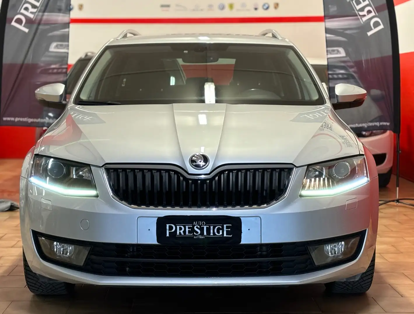 Skoda Octavia Wagon 2.0 tdi Design Edition 150cv Grigio - 2
