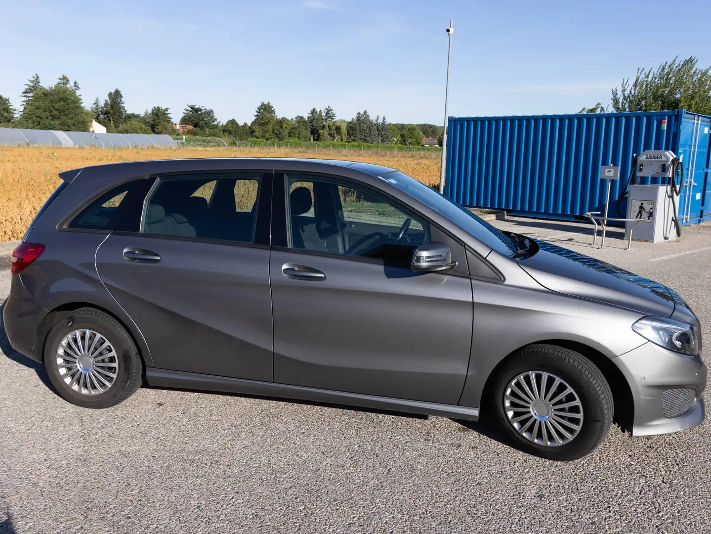 Mercedes-Benz 180 A-Edition Plus, Automatik, Erstbesitz Grau - 2