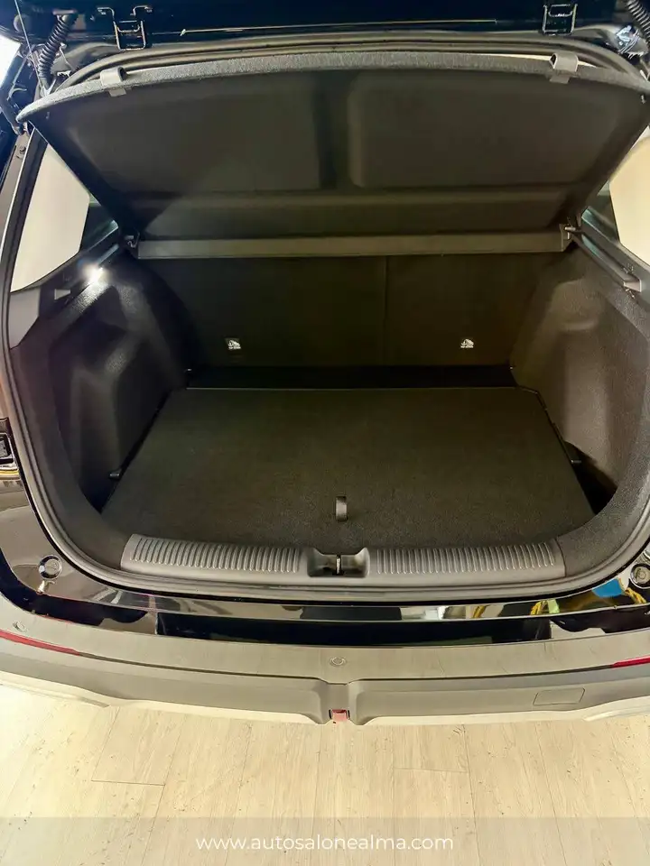 MG ZS 1.5 Hybrid+ Luxury 7