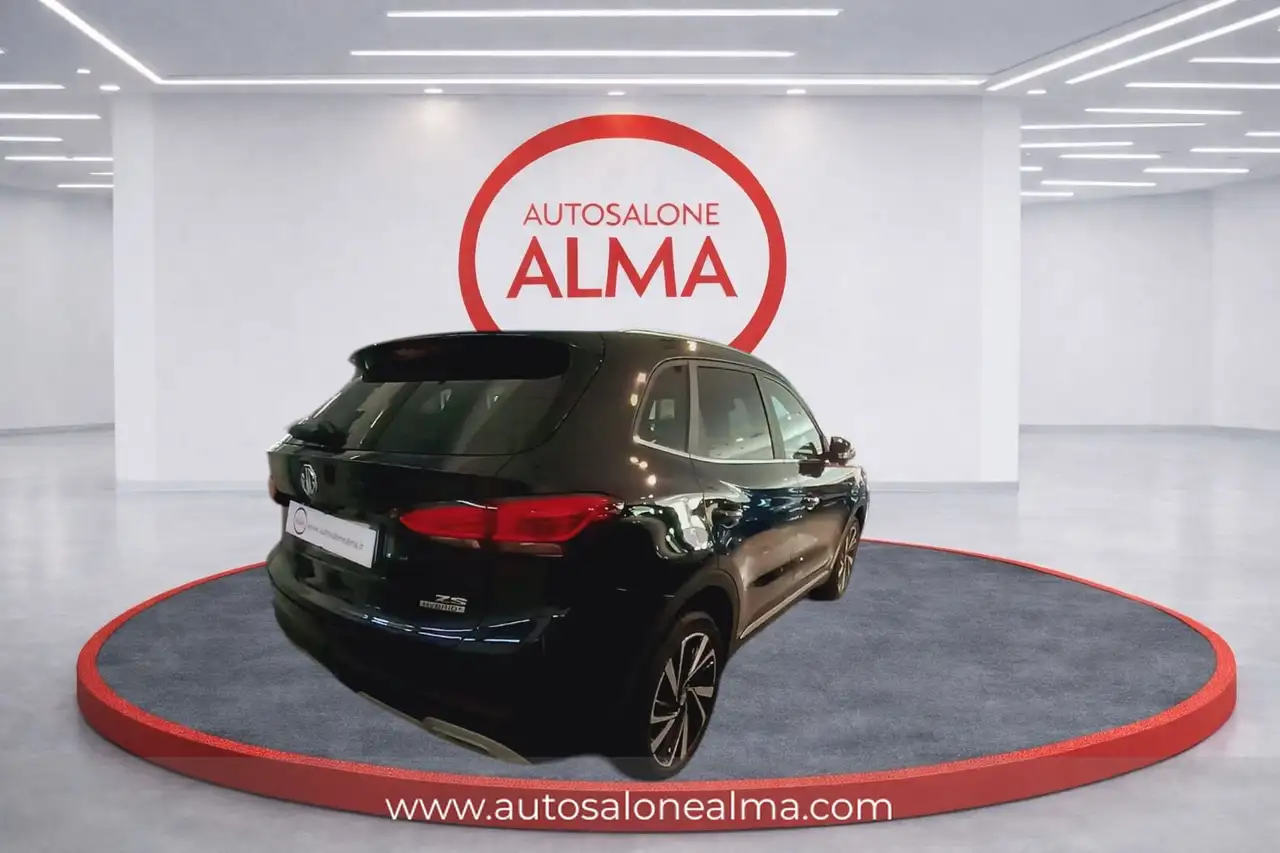 MG ZS 1.5 Hybrid+ Luxury 4