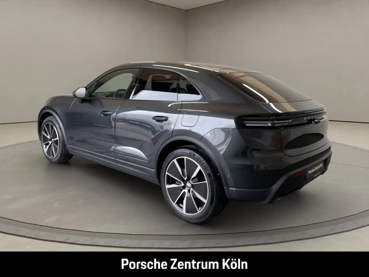 Porsche Macan BOSE Luftfederung 21-Zoll Rückfahrkamera 3