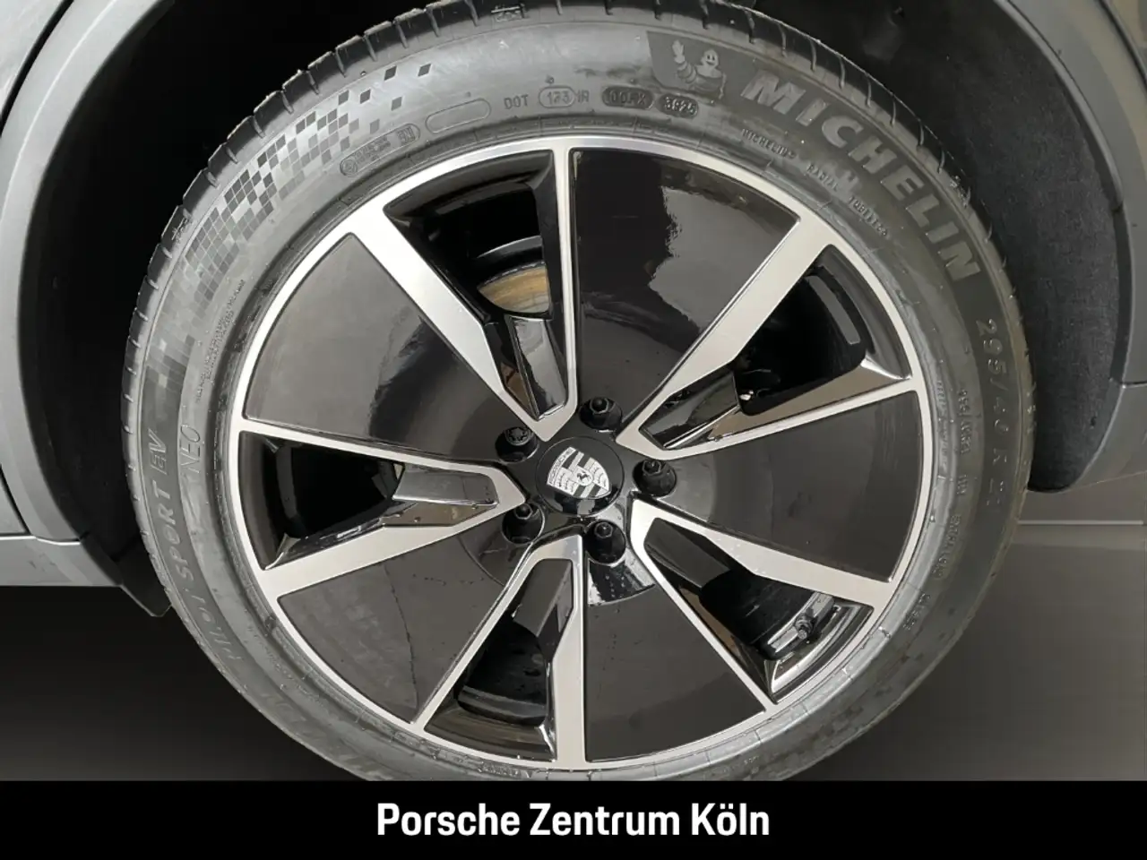 Porsche Macan BOSE Luftfederung 21-Zoll Rückfahrkamera 11