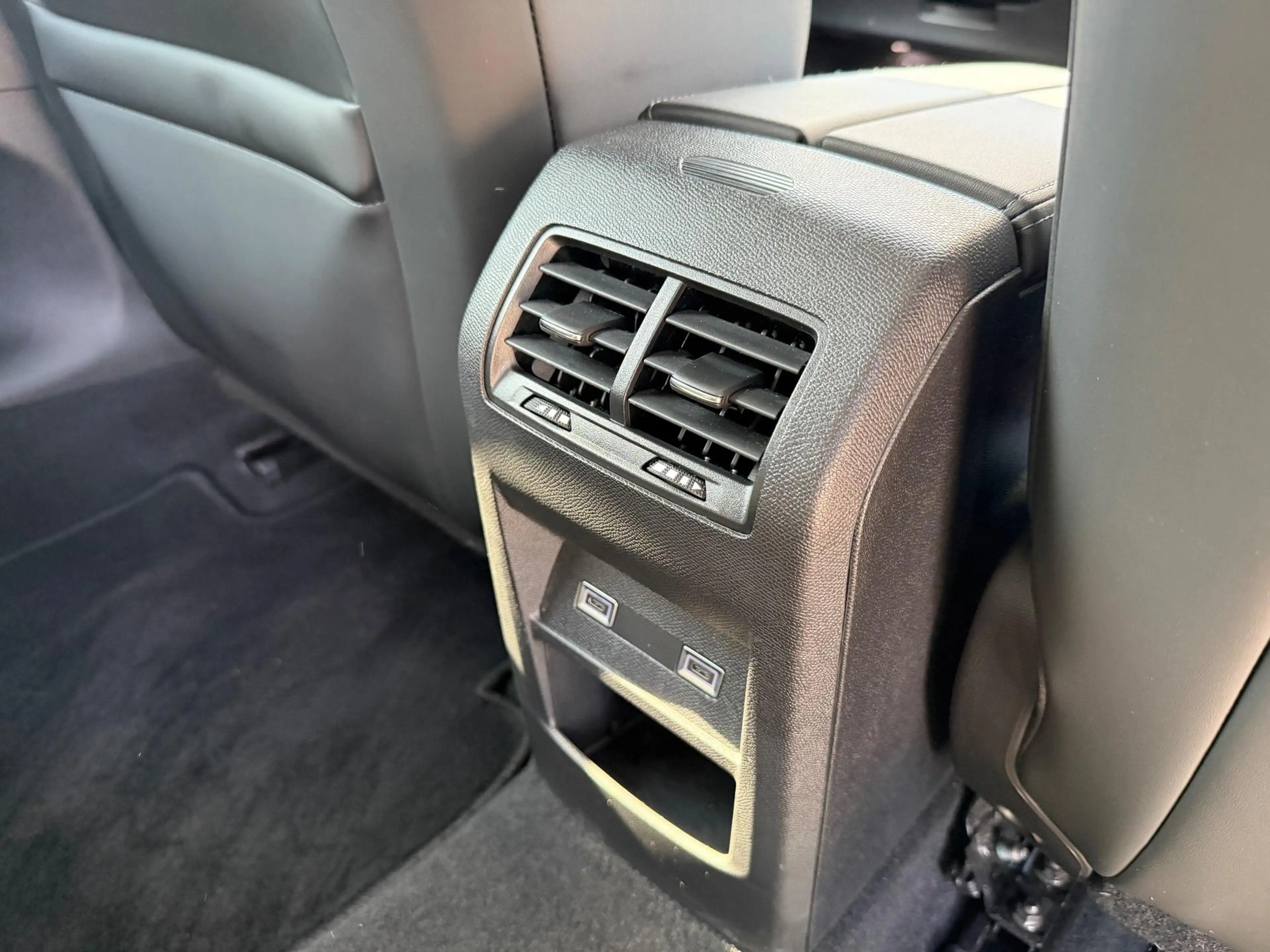 Peugeot 408 1.2 Puretech 130 Allure Pack 96 kW (131 PS), Au... — photo 13