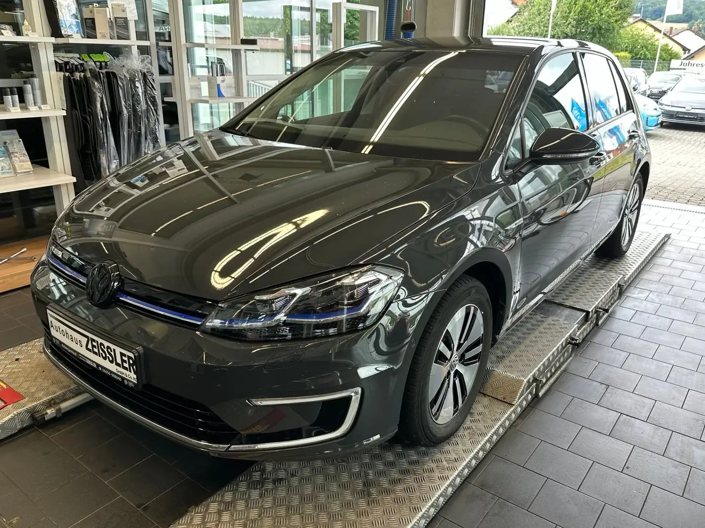 Volkswagen Golf e-Golf Grau - 1