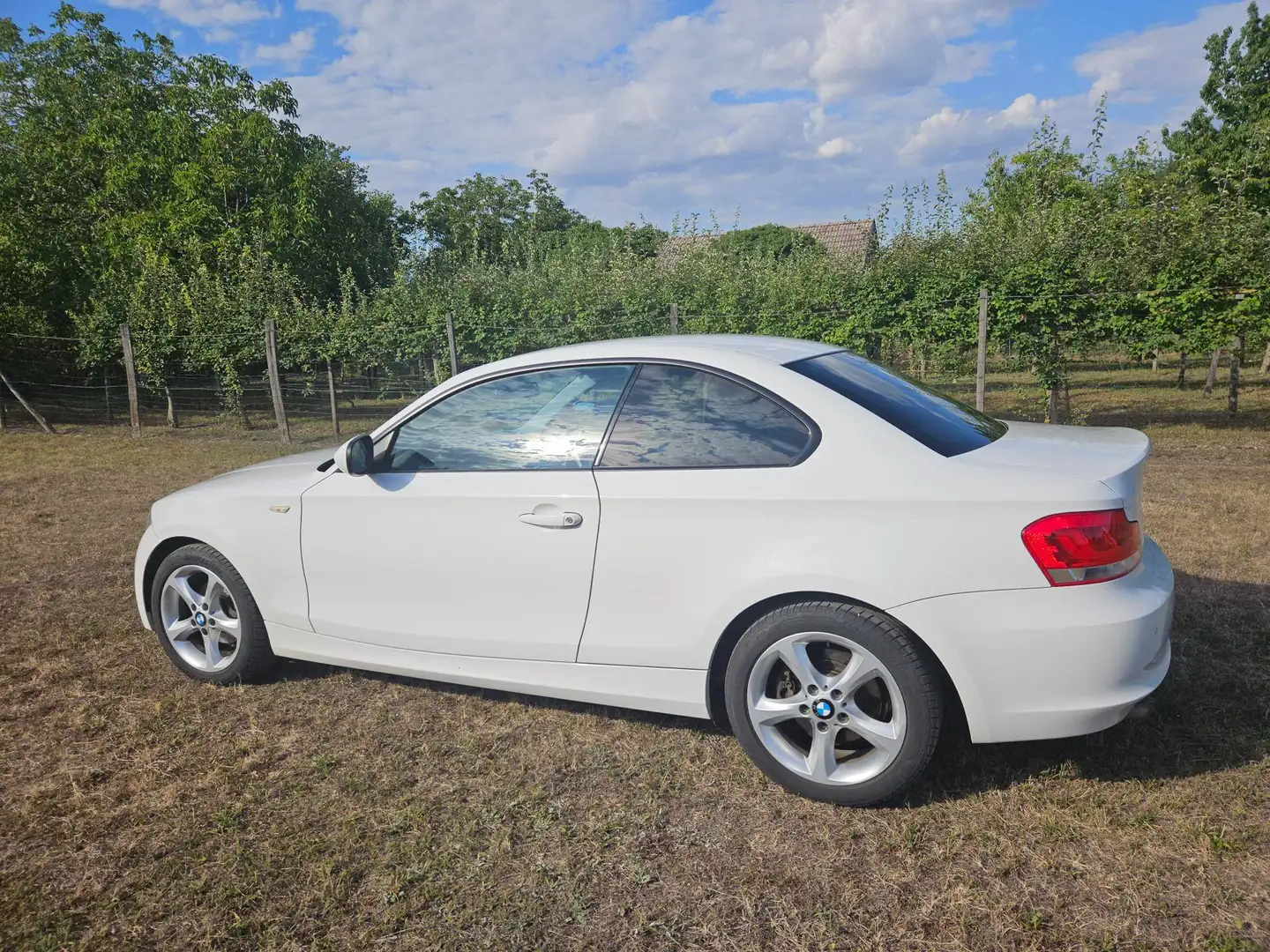 BMW 118 118d Coupé Österreich-Paket Österreich-Paket Weiß - 2