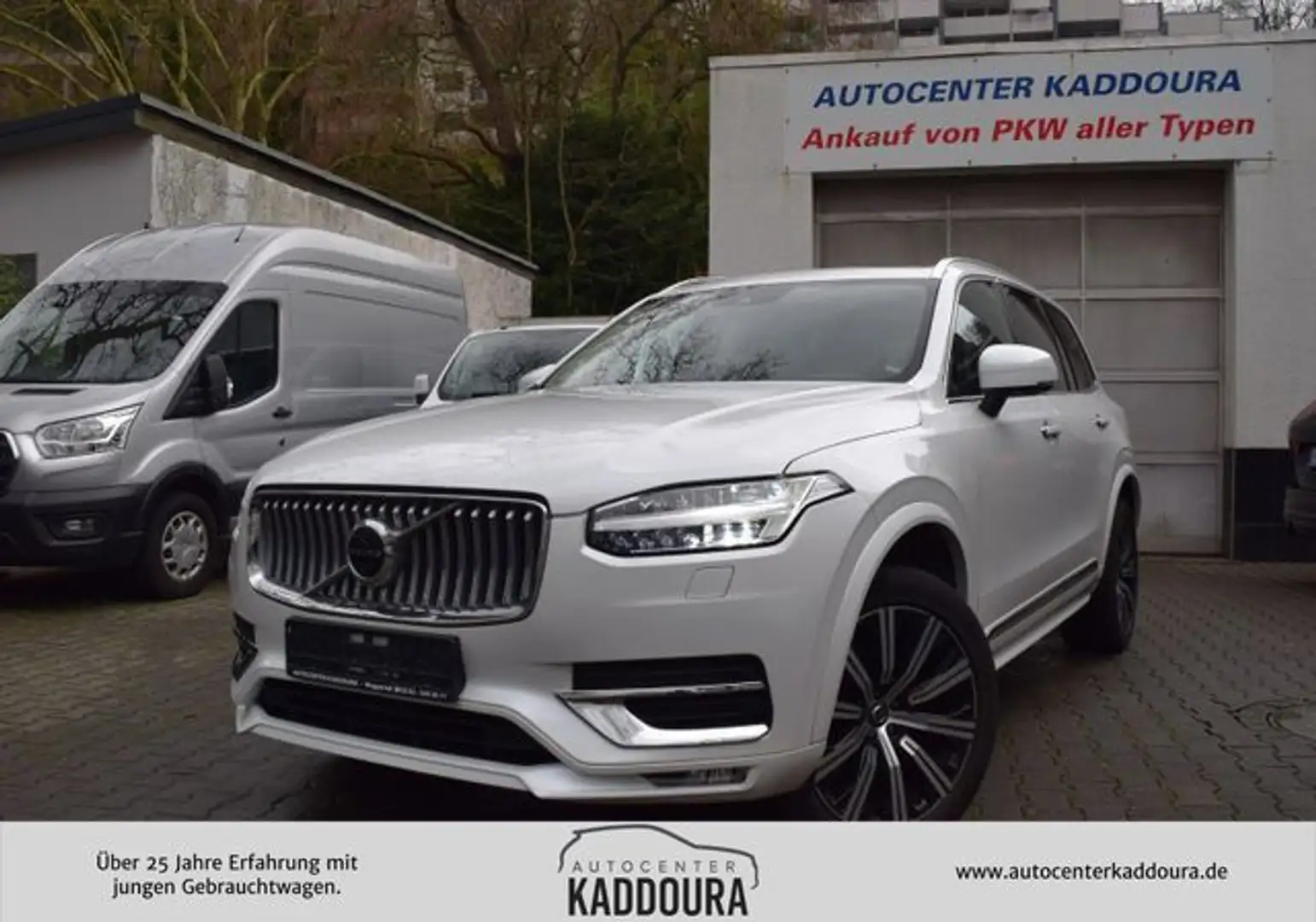 Volvo XC90 B5 InscriptionAWD,AHK,360°K,Pano,ST-Hei,7S Weiß - 1