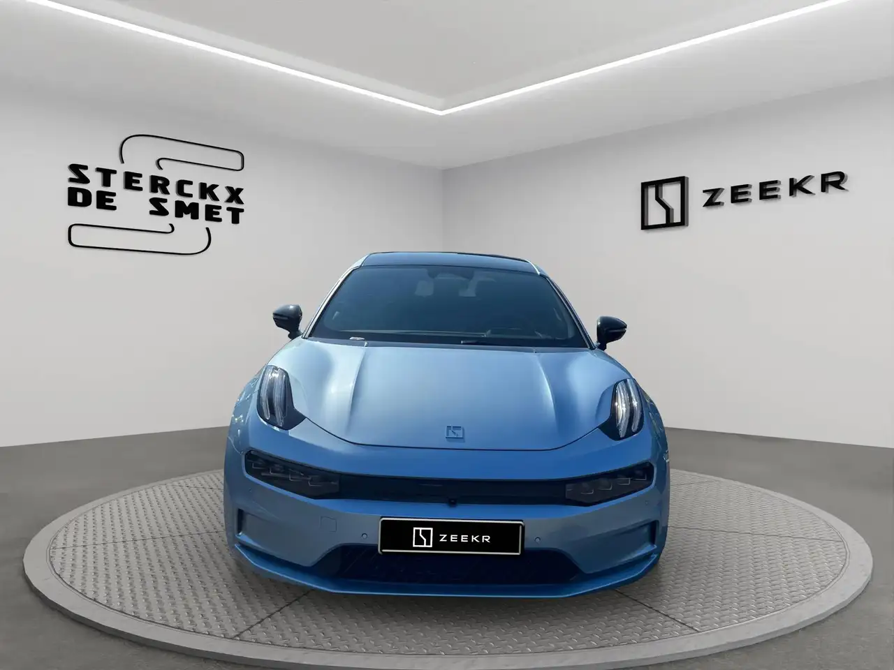 Zeekr 001 2025
