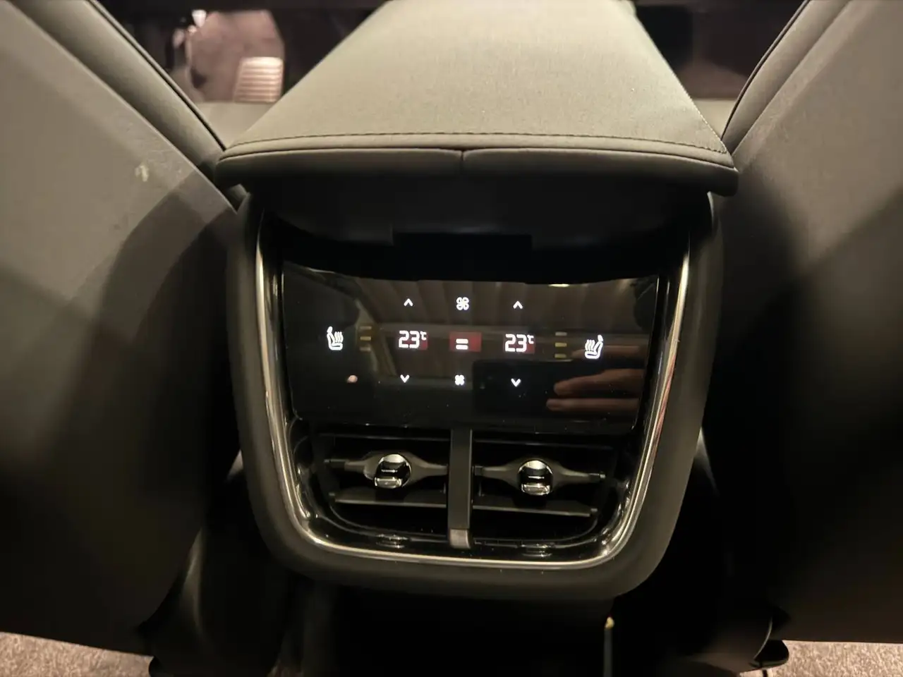 Volvo EX90 Ultra Performance actieradius 500km, миниатюра 18