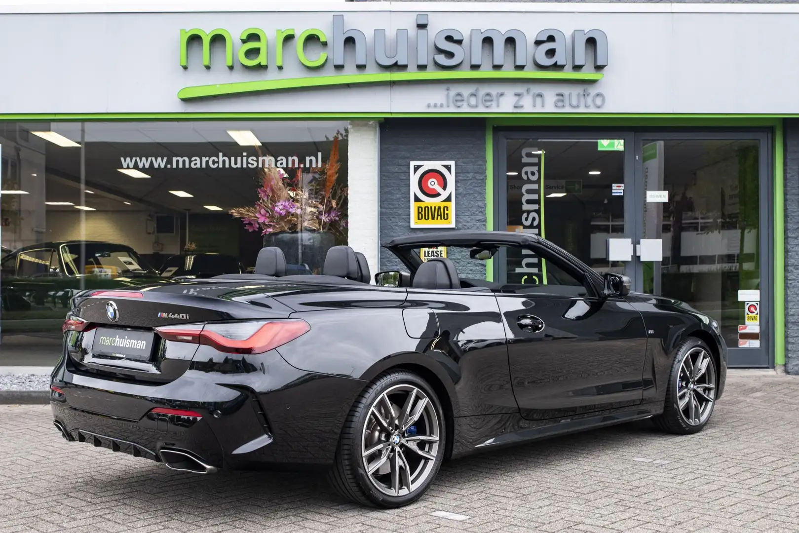 BMW 440 4-serie Cabrio M440i xDrive High Executive / HARMA Zwart - 2