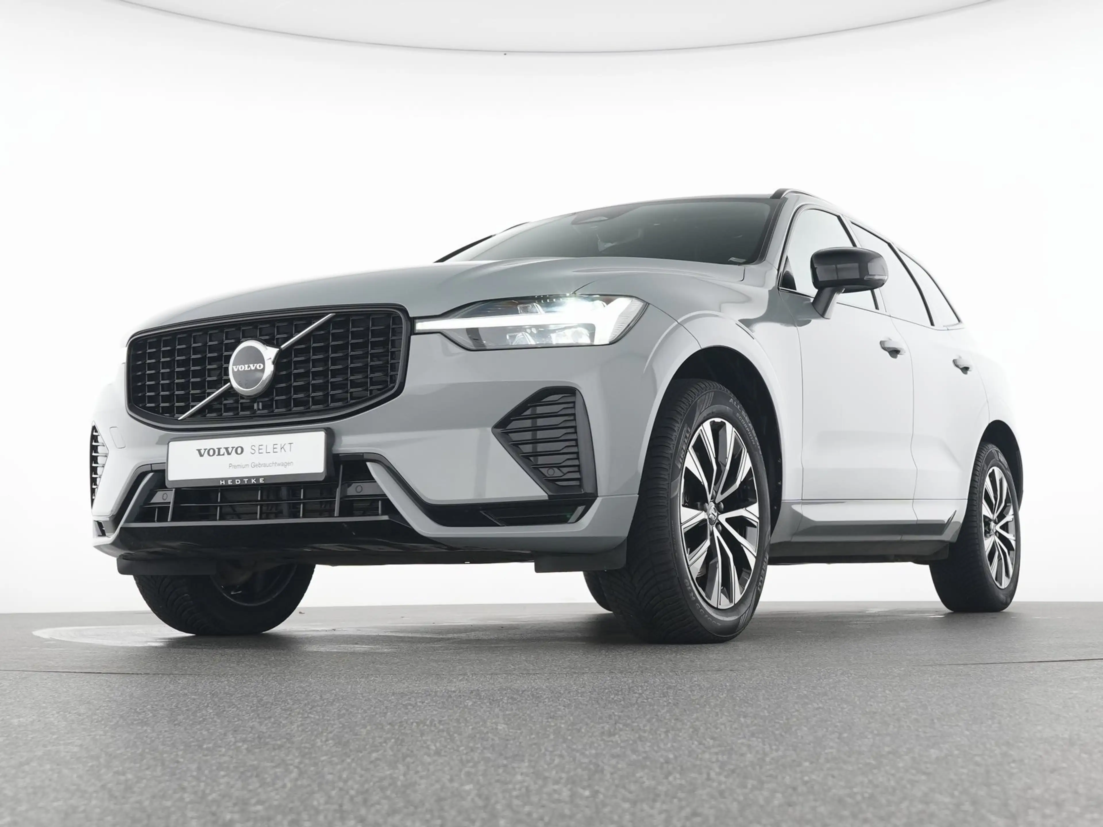 Volvo XC60 B4 AWD Plus Dark AHK*ALLWETTER*LED — photo 7