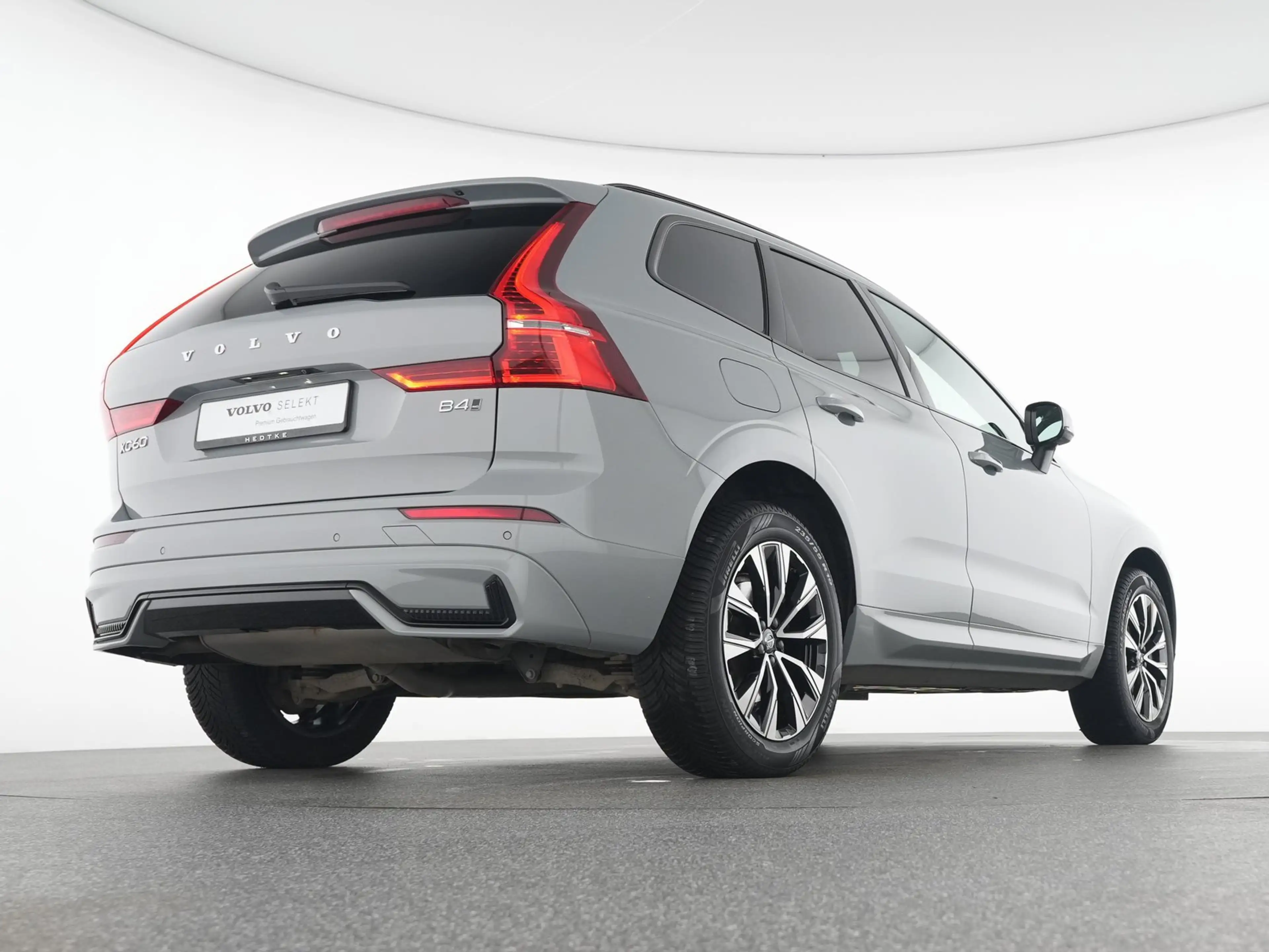 Volvo XC60 B4 AWD Plus Dark AHK*ALLWETTER*LED — photo 8