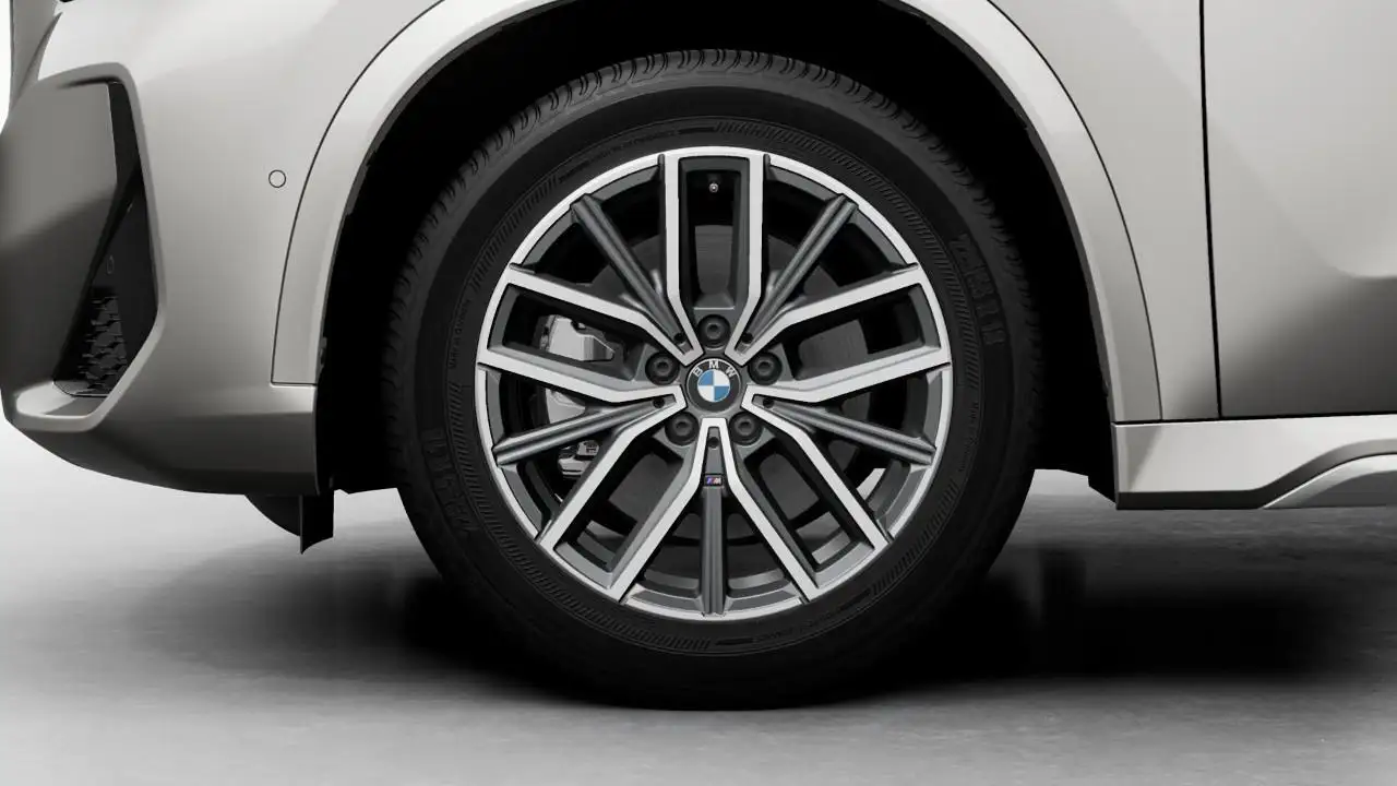BMW X1 снимка BMW X1