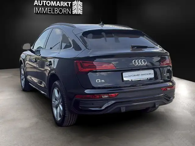 Audi Q5 view 10