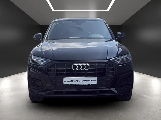 Audi Q5 view 8