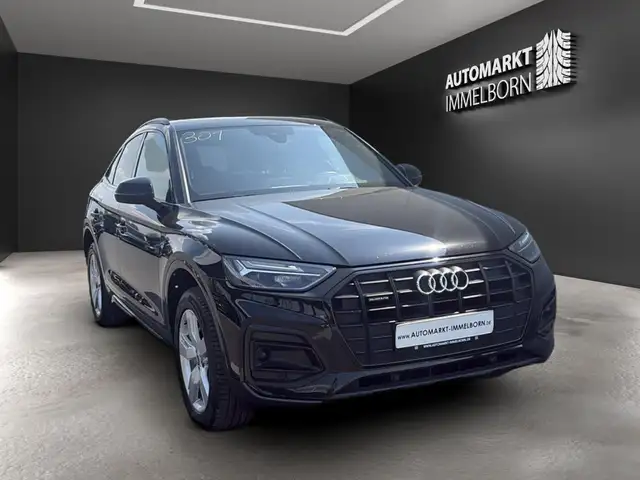 Audi Q5 view 2