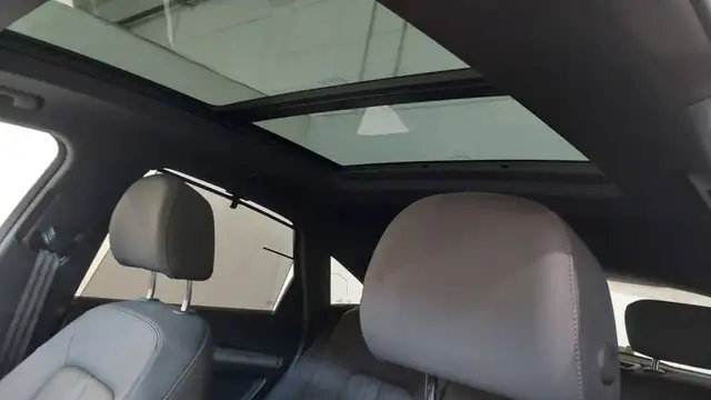 Audi Q5 view 13
