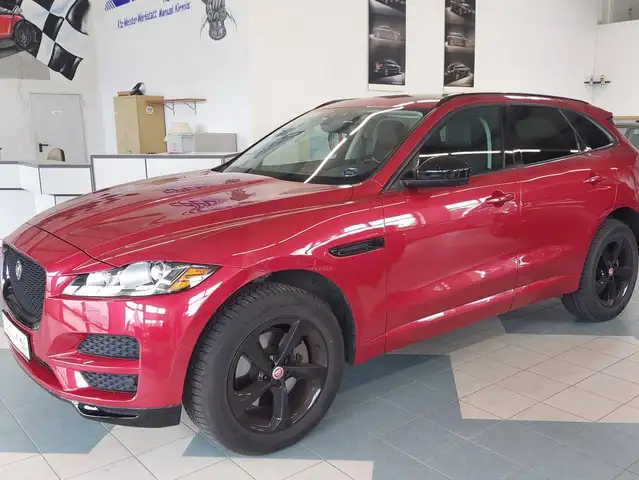 Jaguar F-Pace