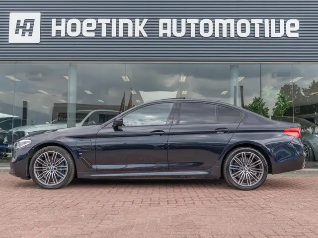 BMW 5 Series view 9