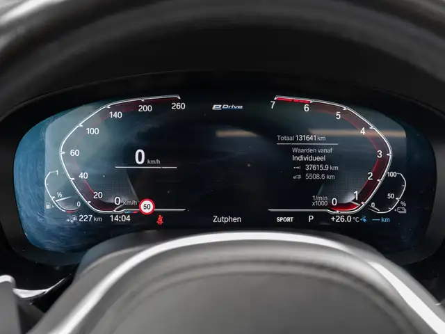 BMW 5 Series view 16