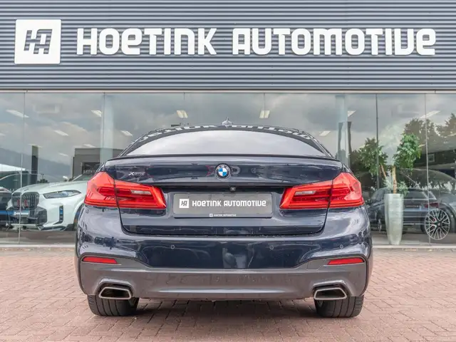 BMW 5 Series view 10