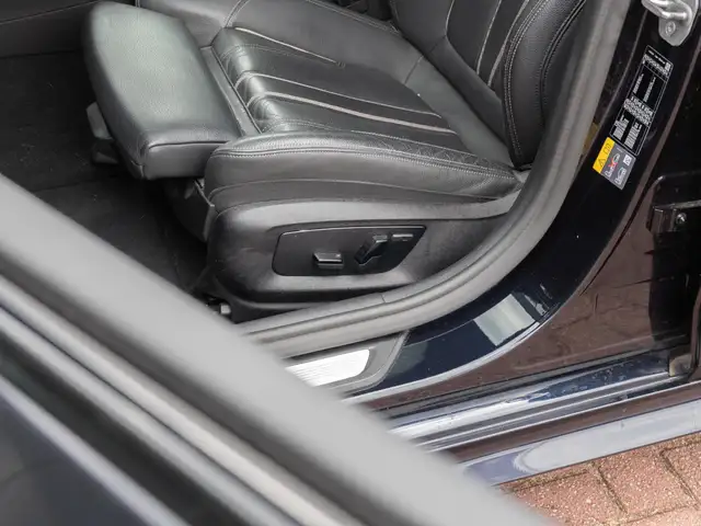 BMW 5 Series view 15