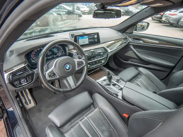 BMW 5 Series view 12