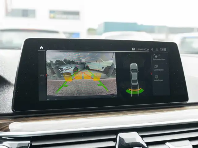 BMW 5 Series view 22