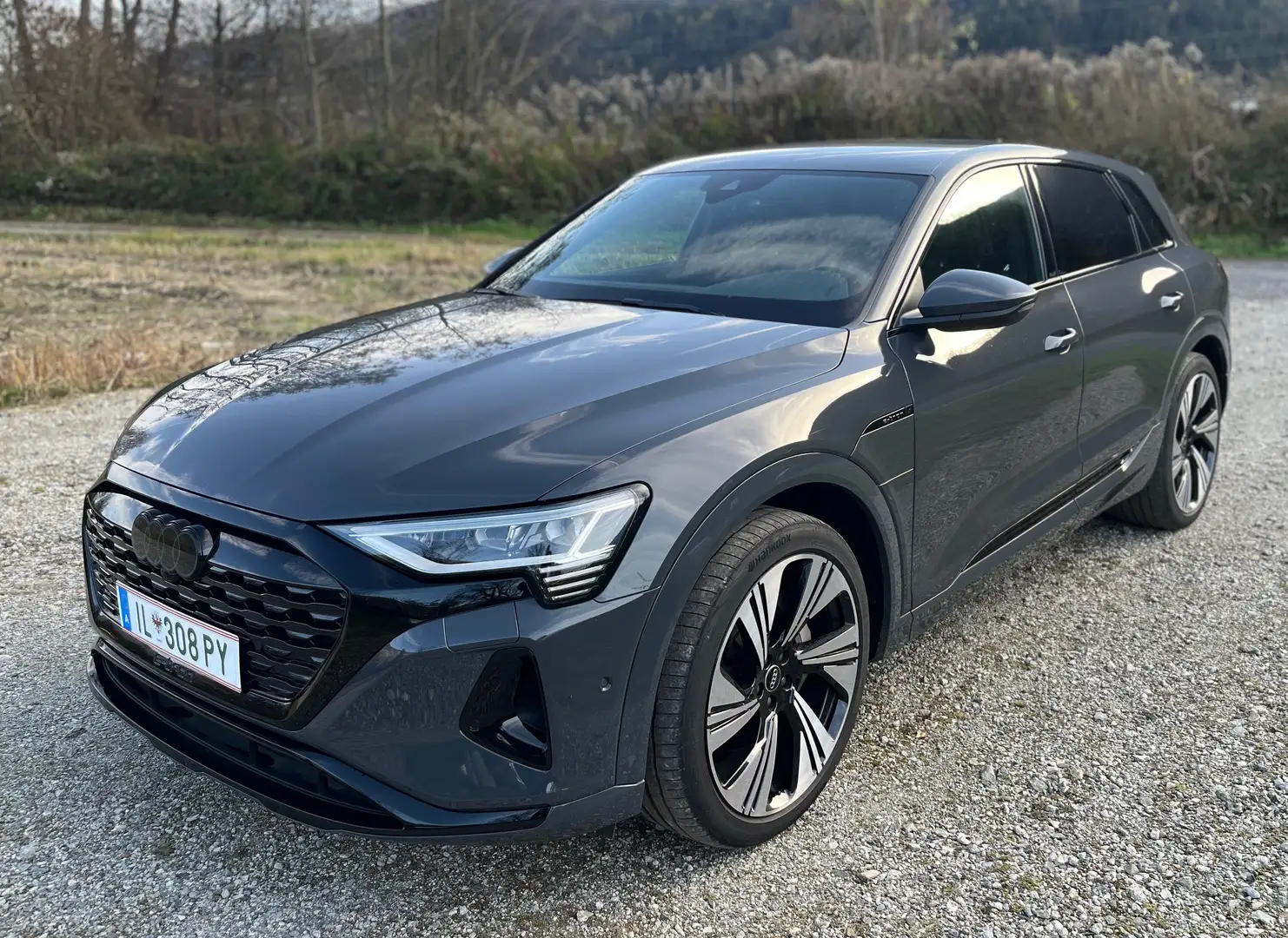 Audi Q8 e-tron Q8 50 e-tron quattro 89kWh Business/MwSt. ausweisbar/Leasingfähig Grau - 1