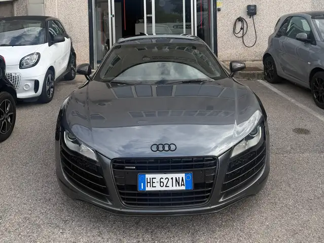 Audi R8 Coupe 4.2 V8 quattro r-tronic