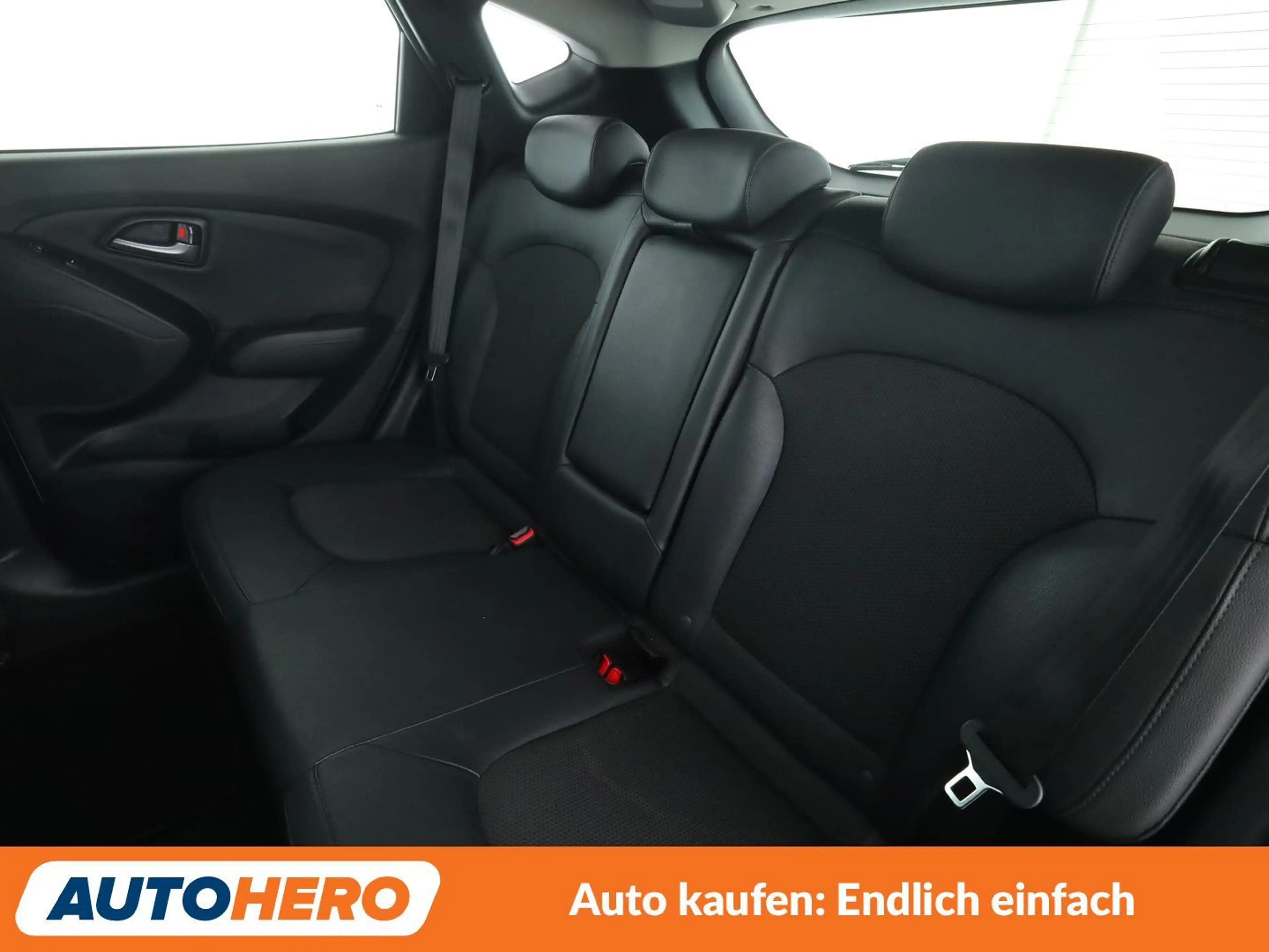 Hyundai iX35 1.6 Finale Blue 2WD*TEMPO*PDC*SHZ*AHK* — photo 14