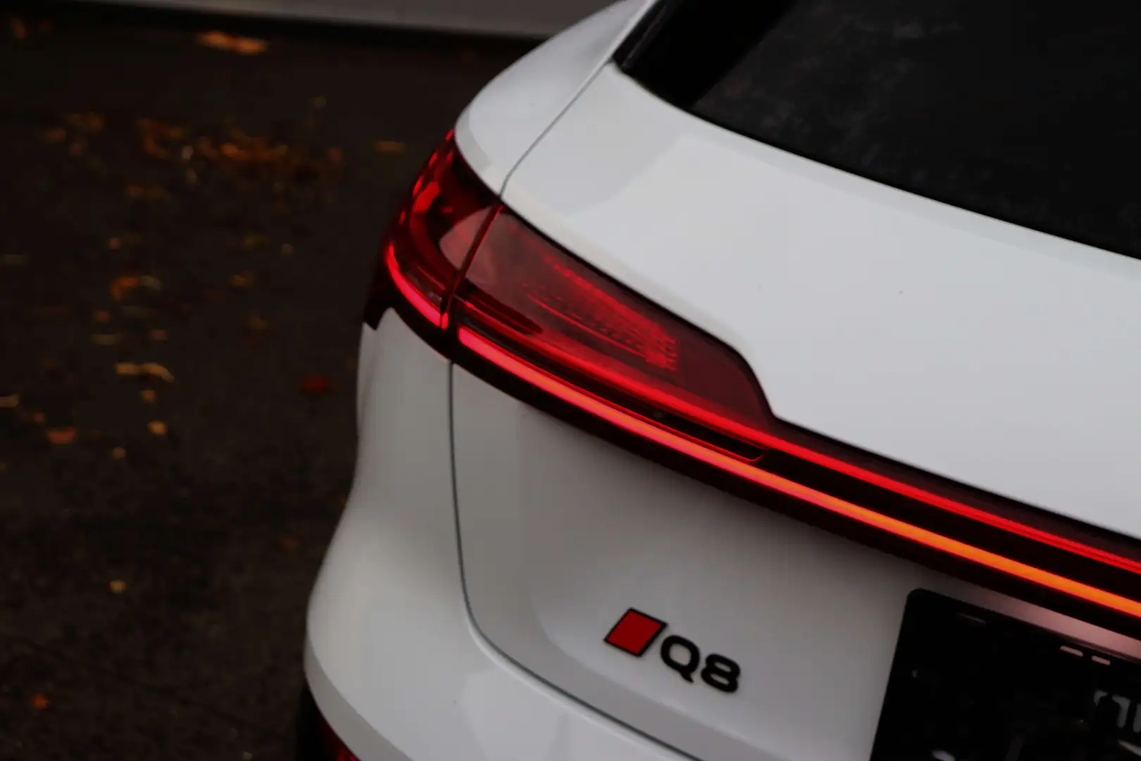 Audi Q8 e-tron 55 Quattro S-line - Pano/Memory/Keyless/360/Shadow Blanc - 2